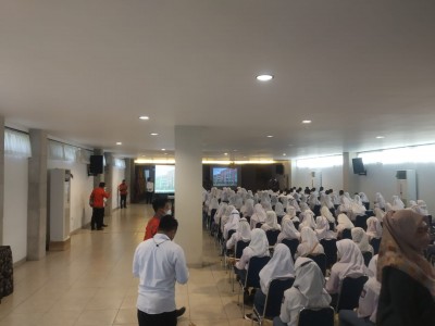 Kunjungan SMK Amanah Husada Pemalang ke Politeknik Harapan Bersama