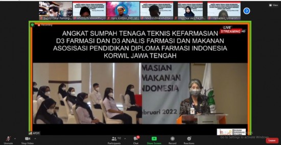 Angkat Sumpah Tenaga Teknis Kefarmasian D3 Farmasi dan Analisis Farmasi dan Makanan Asosiasi Pendidikan Diploma Farmasi Indonesia Korwil Jawa Tengah