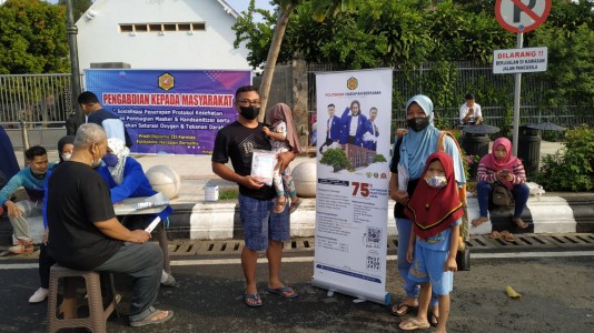PKM dan Flyering di Alun-Alun Kota Tegal