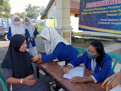 Pengabdian Kepada Masyarakat (PKM) di Balai Desa Semingkir, Randudongkal, Pemalang