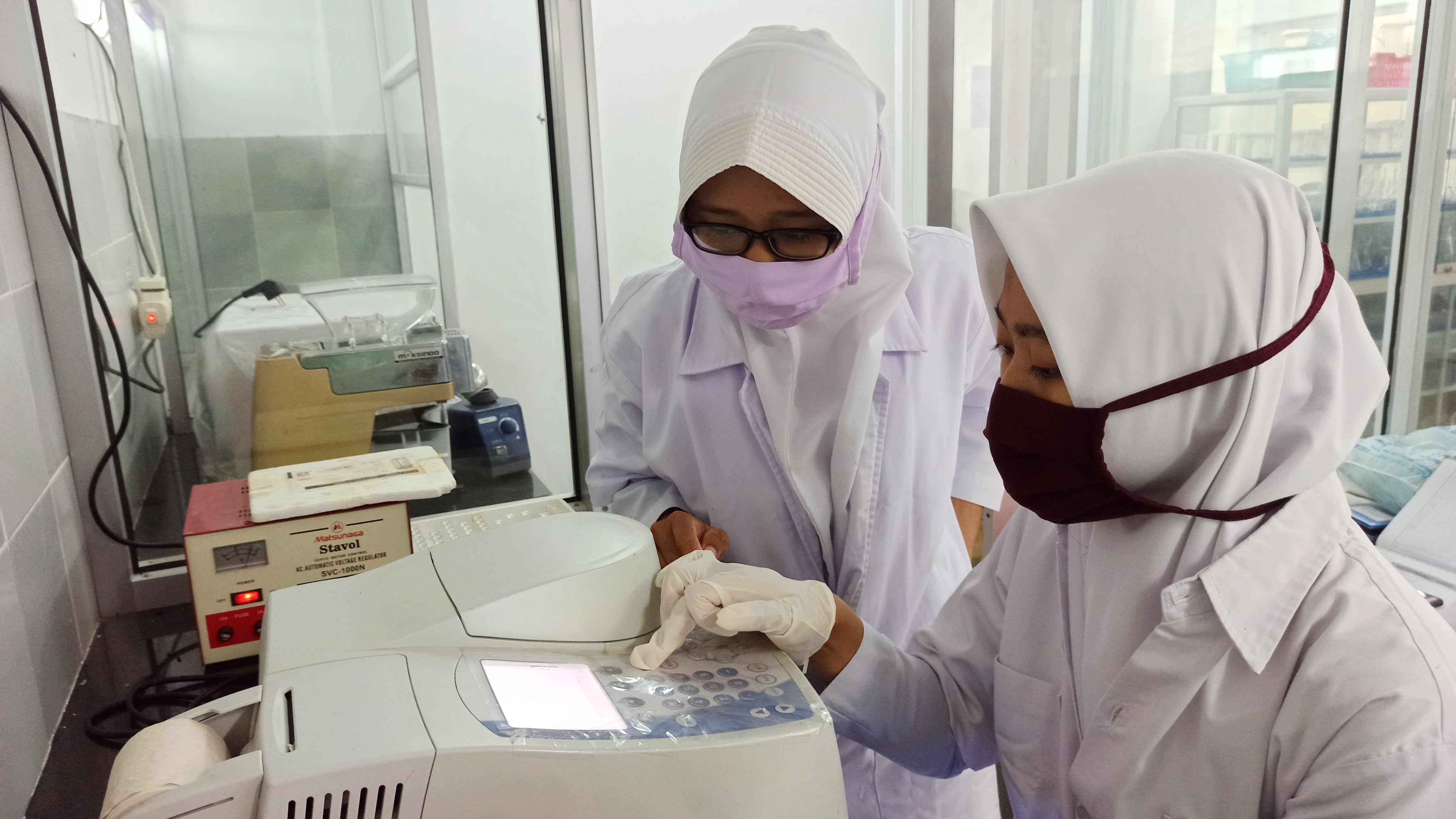 LABORATORIUM 4 (KIMIA)