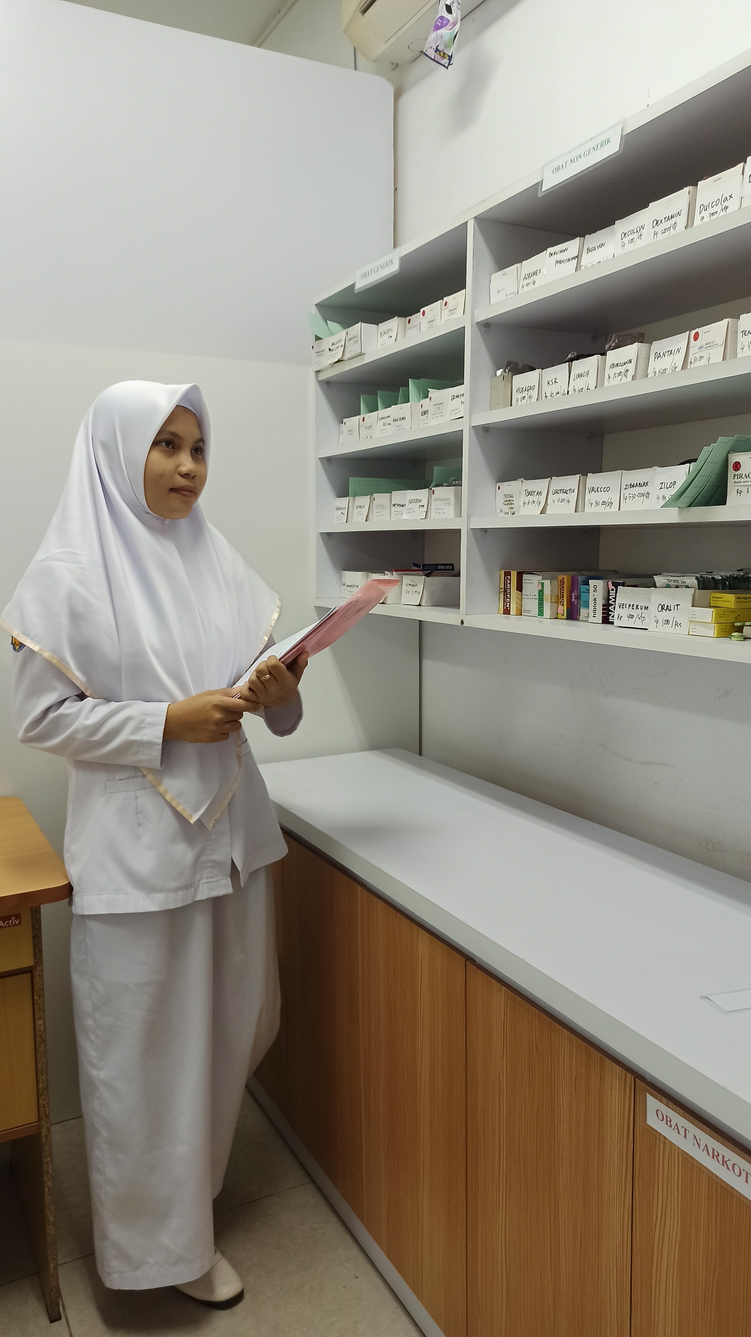 LABORATORIUM 6 (SIMULASI APOTEK)