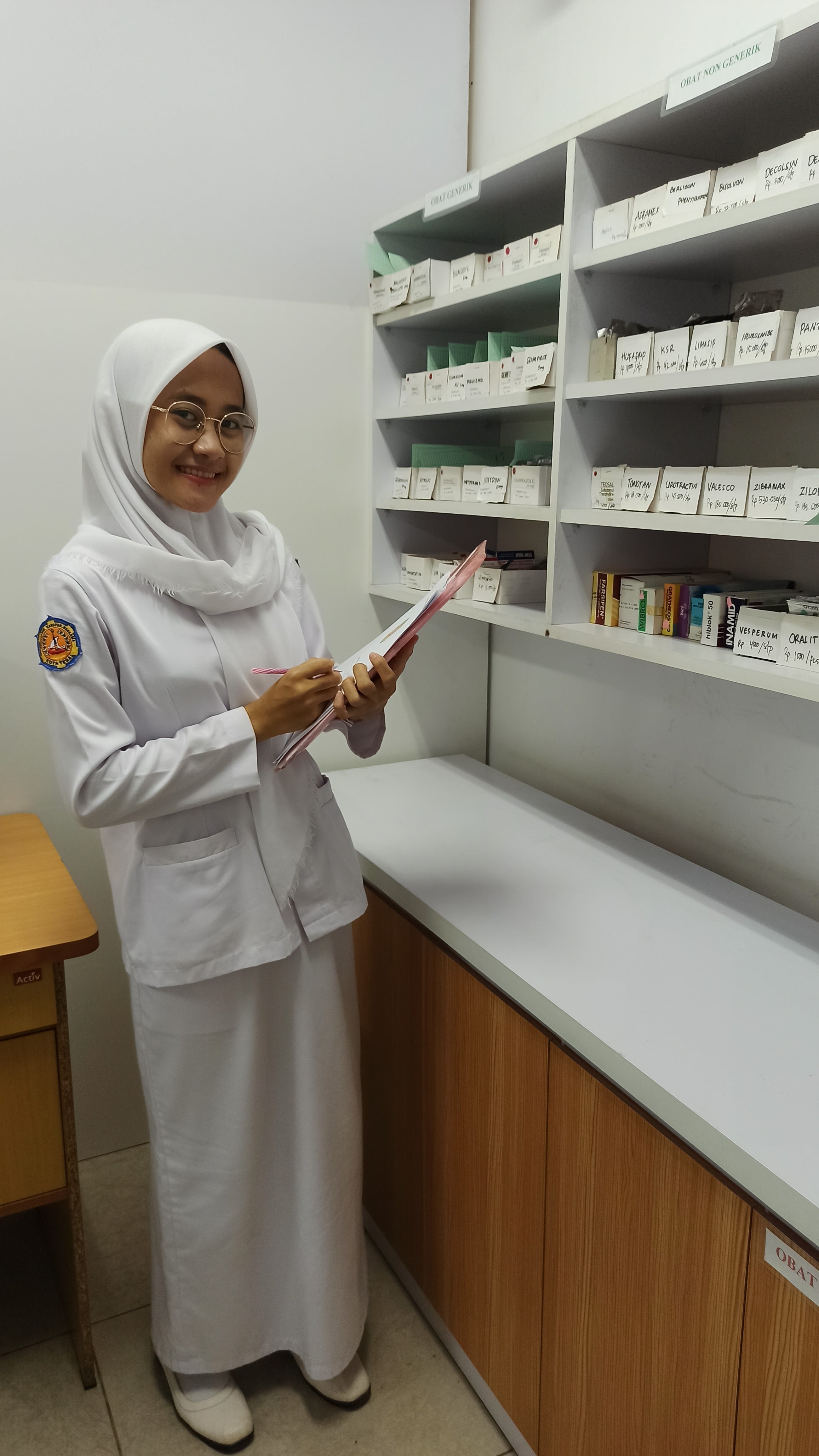 LABORATORIUM 6 (SIMULASI APOTEK)