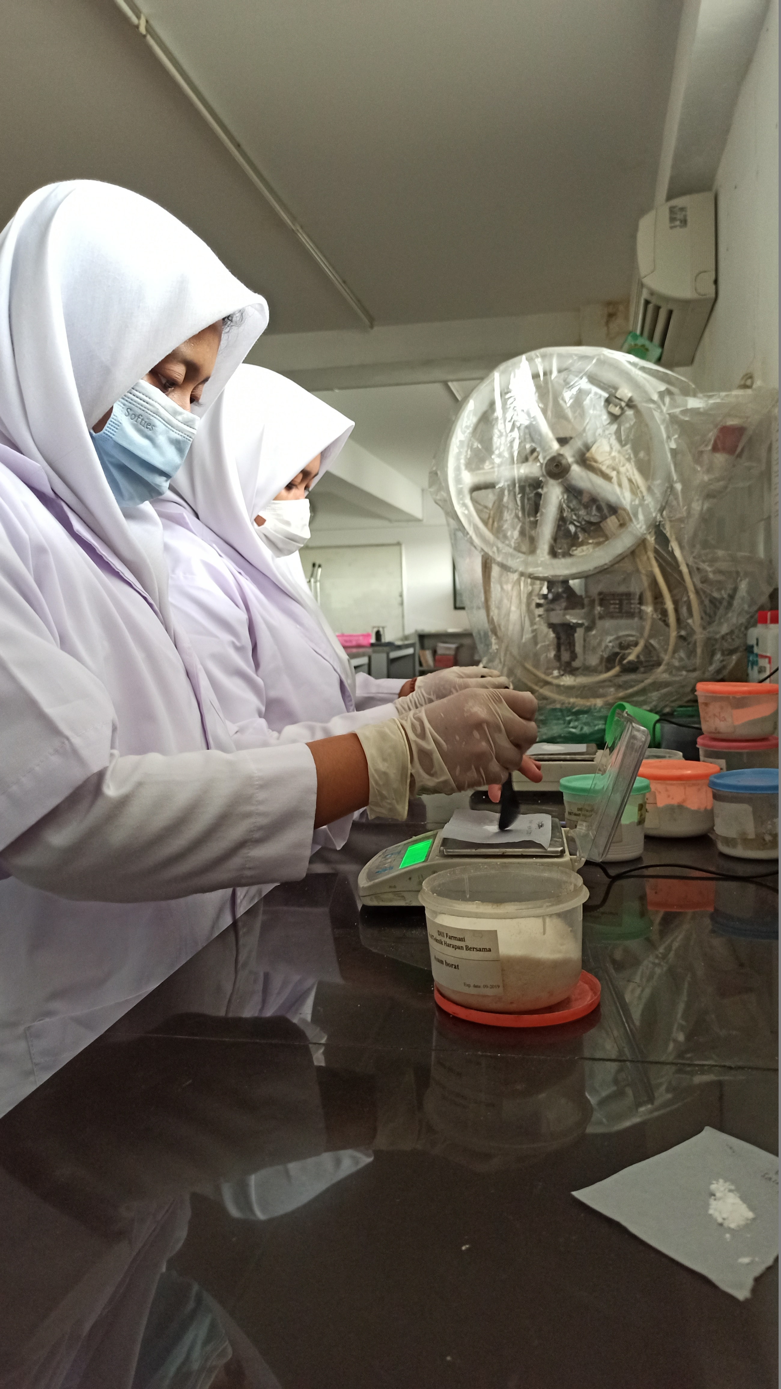 LABORATORIUM 2 (TEKNOLOGI FARMASI)