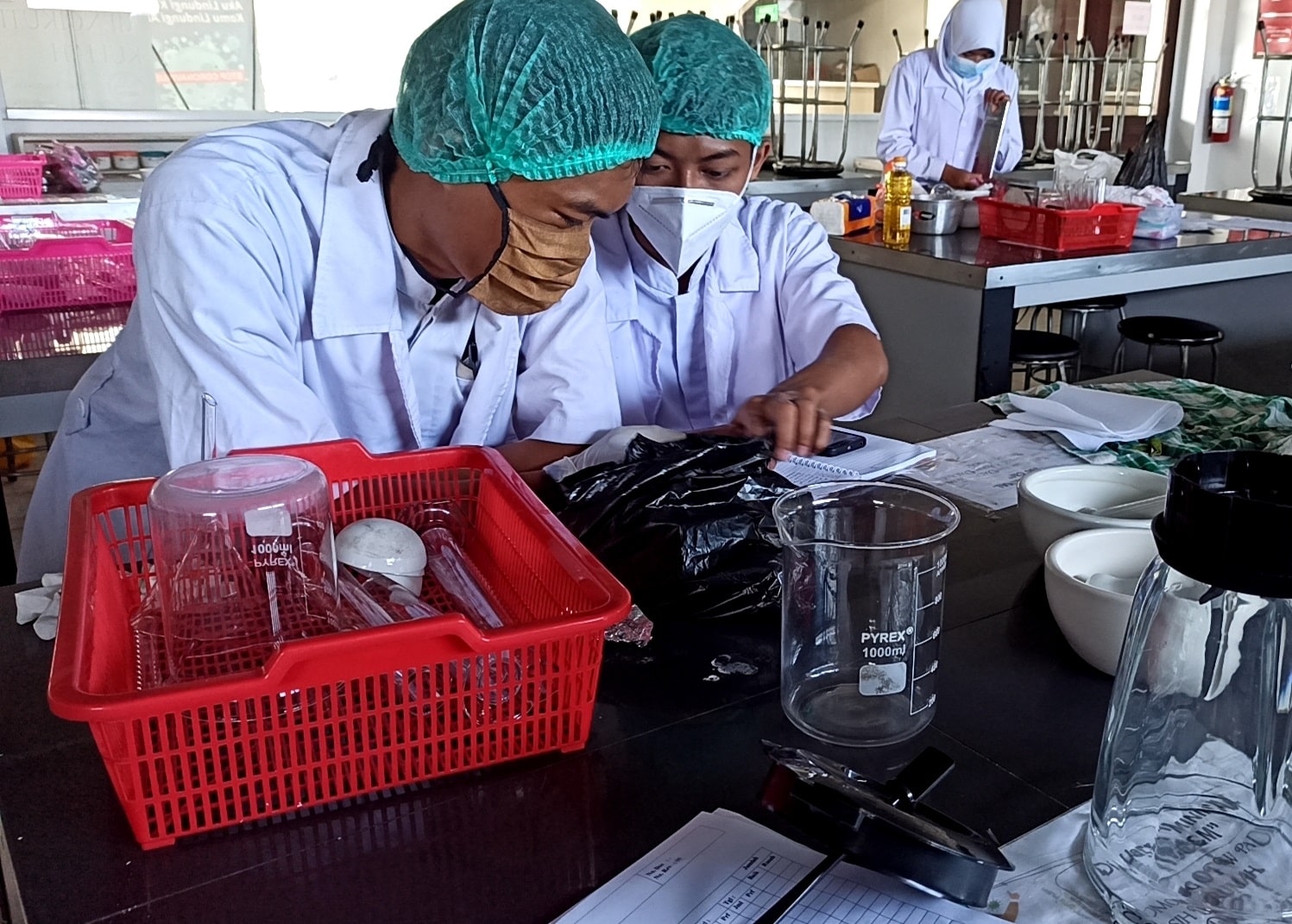LABORATORIUM 2 (TEKNOLOGI FARMASI)