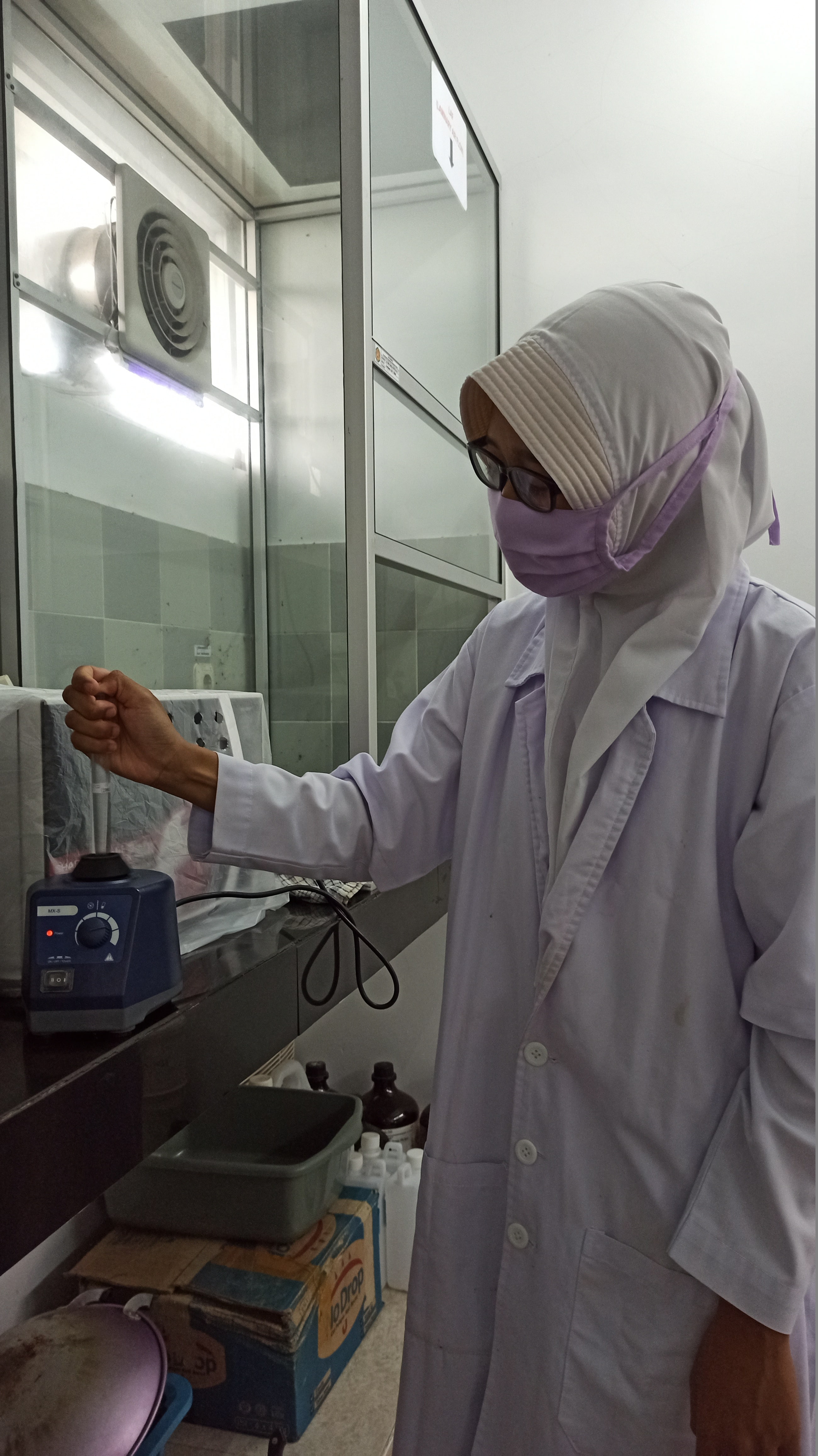 LABORATORIUM 4 (KIMIA)